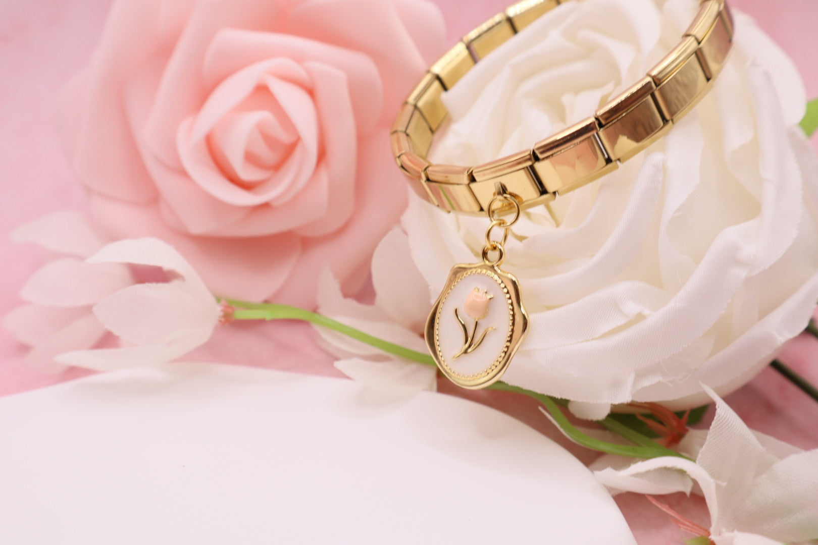 Pulseras de eslabones italianos en acero inoxidable con diferentes dijes.