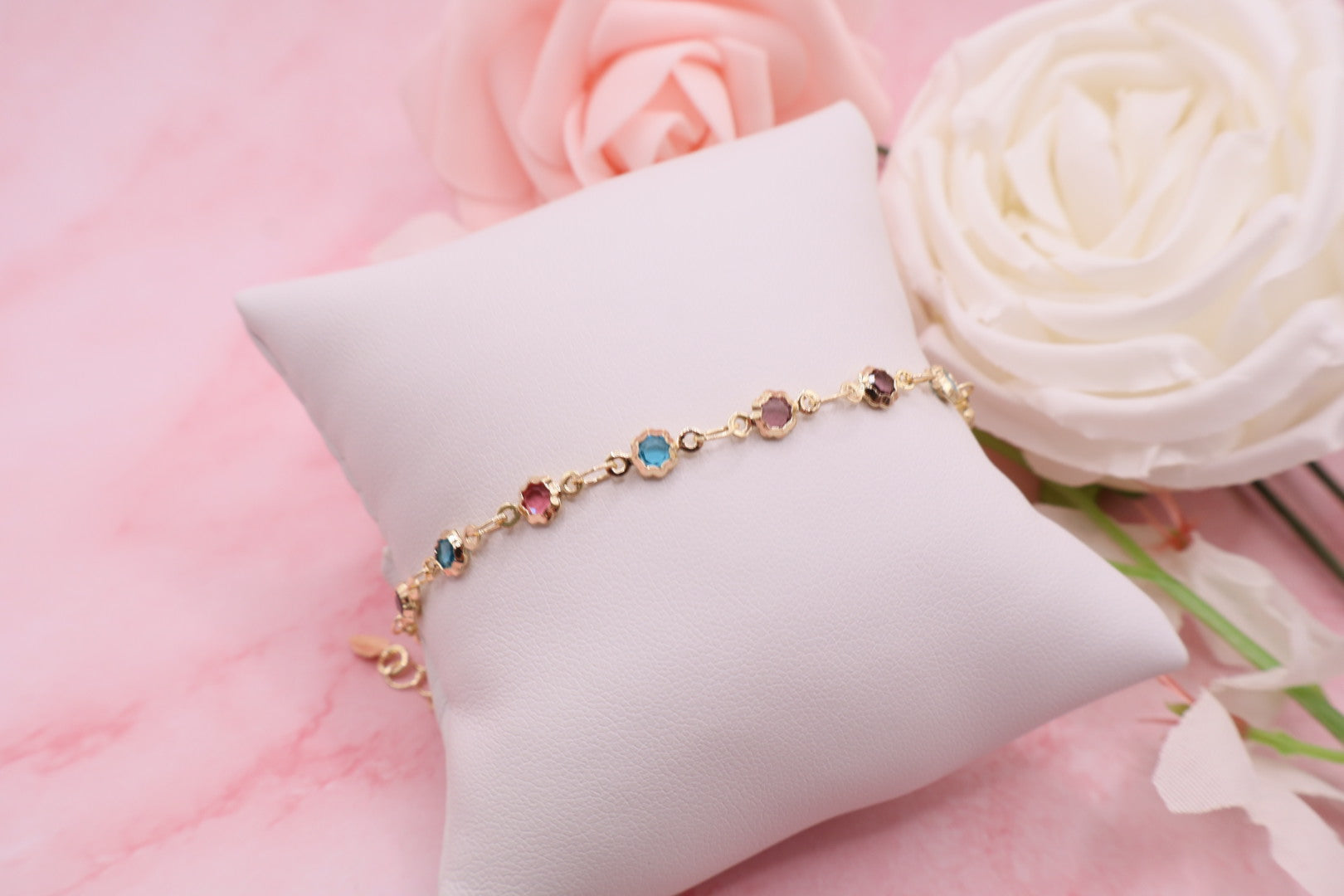 Pulsera de eslabones y piedras multicolores en baño de oro 18k