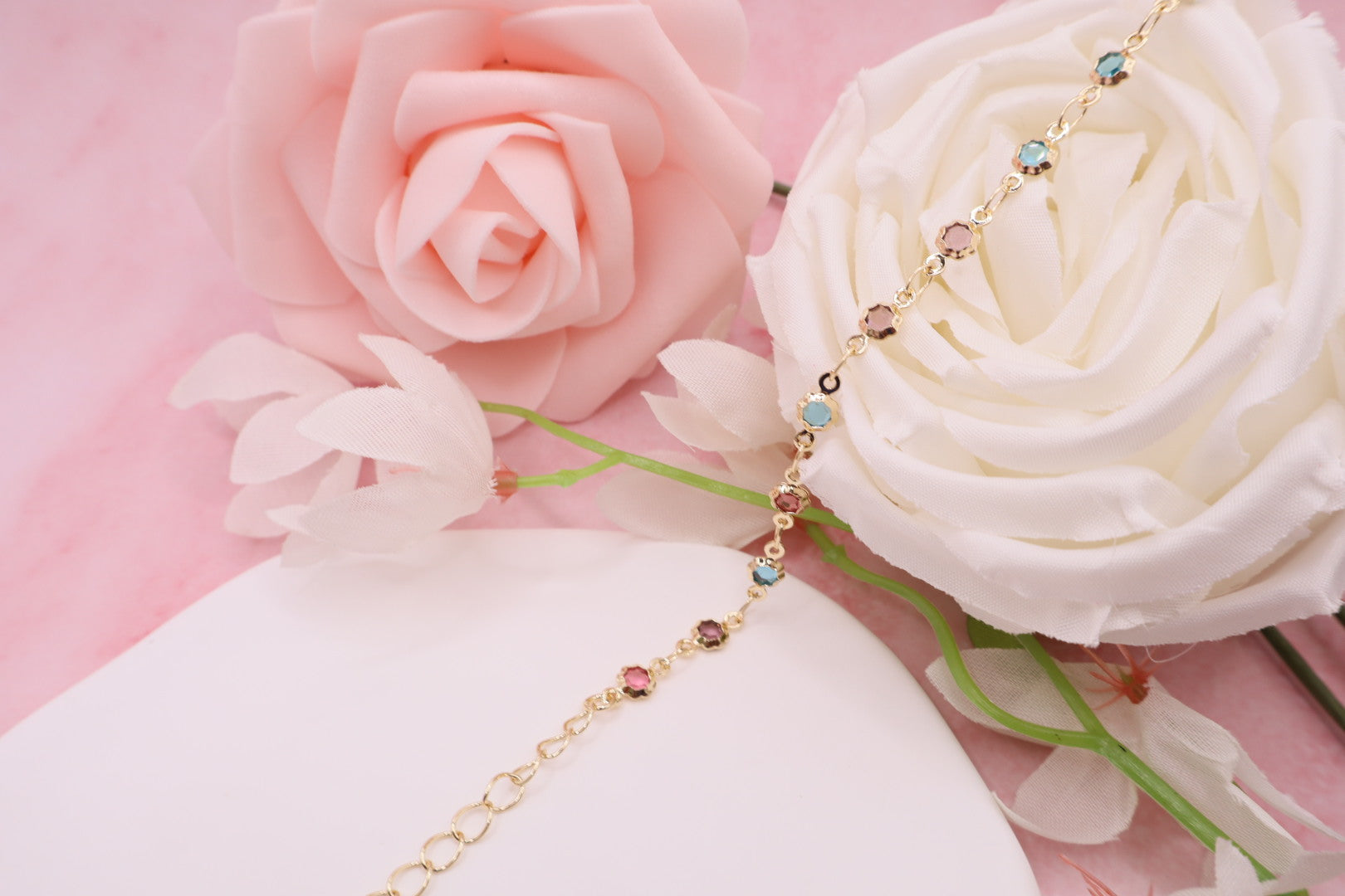 Pulsera de eslabones y piedras multicolores en baño de oro 18k